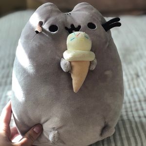 Pusheen plushie